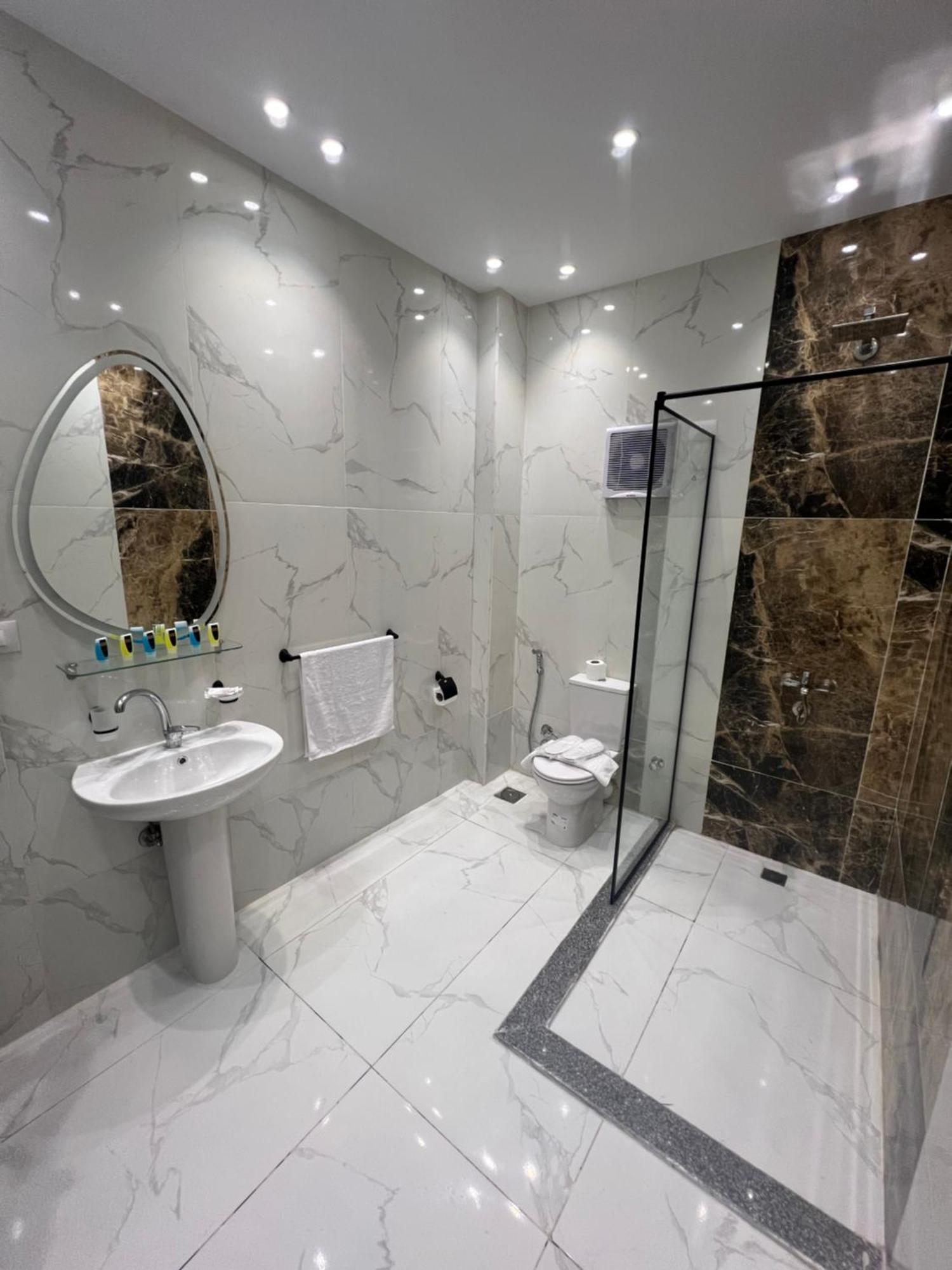 New Glamour Pyramids Hotel Kafret el-Gabal Exteriör bild